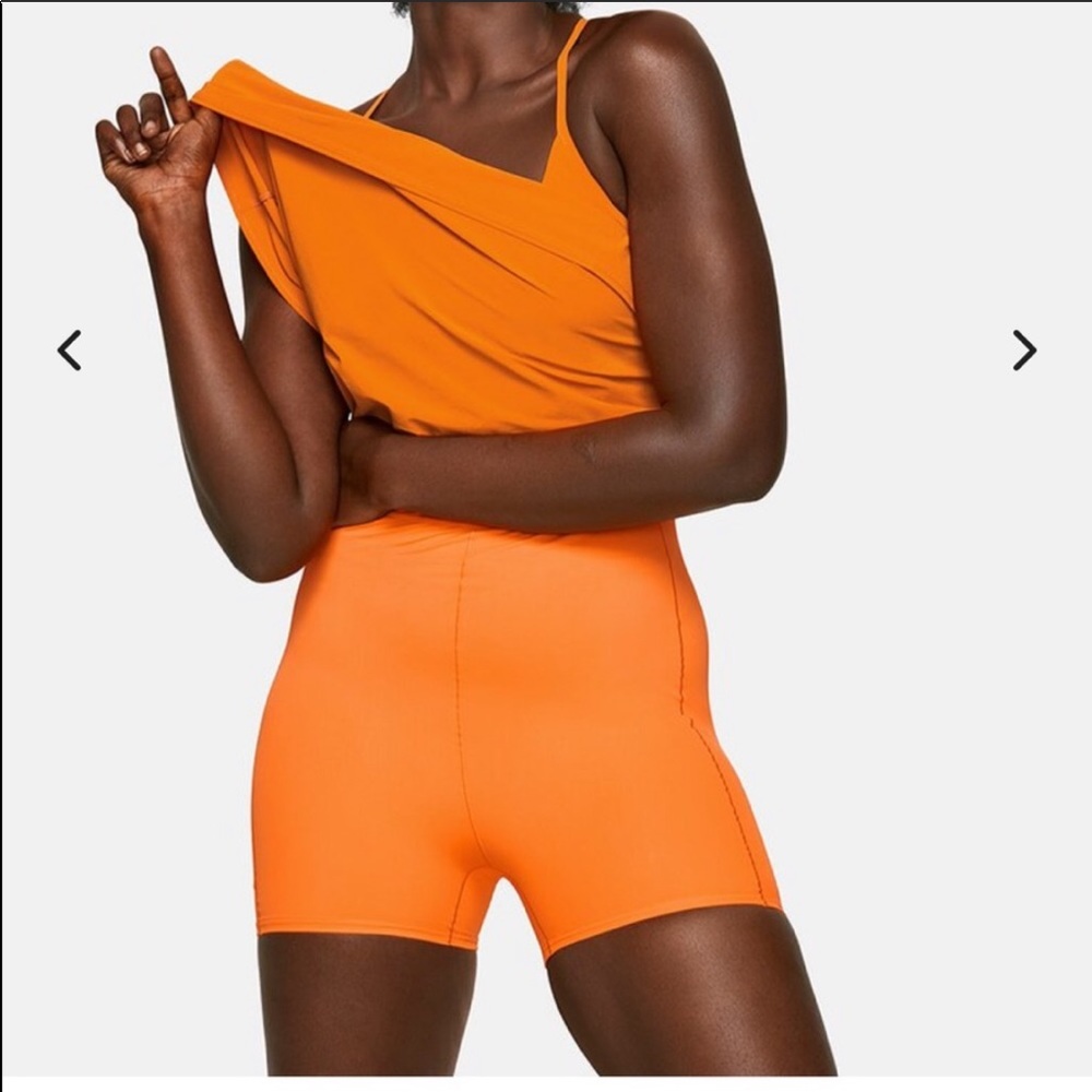 LOOKING FOR THIS DRESS - Picture 4 of 5